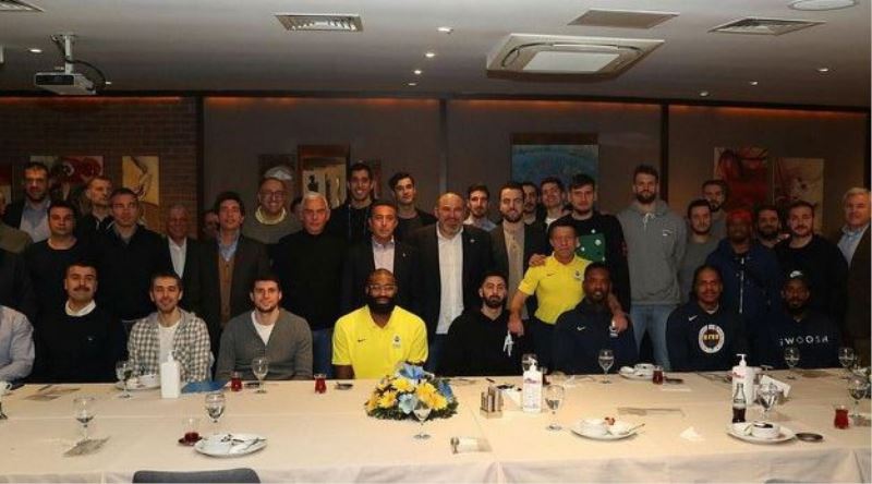 Ali Koç, Fenerbahçe Basketbol Takımı’nı Ziyaret Etti