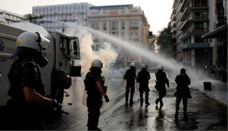 Atina’da Protestocular Sokaklara İndi