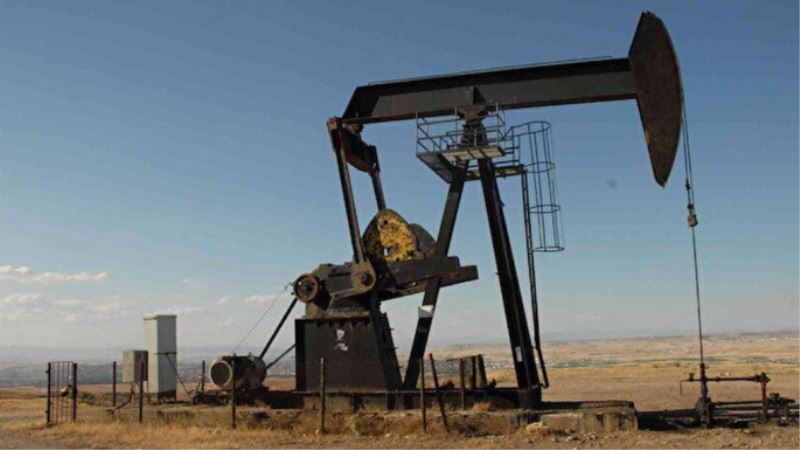 Brent Petrolün Varil Fiyatı 103 Dolar Civarında Seyrediyor