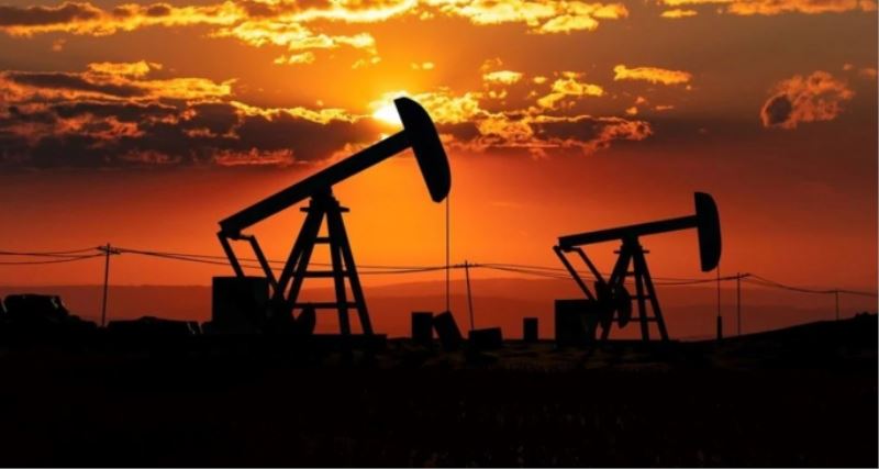 Brent Petrolün Varil Fiyatı 76 Dolar Civarında Seyrediyor