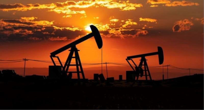 Brent Petrolün Varil Fiyatı 77 Dolar Civarında Seyrediyor