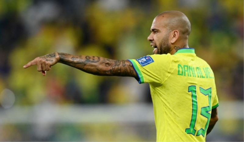 Brezilyalı Futbolcu Dani Alves Gözaltına Alındı