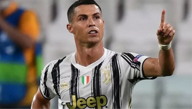 Cristiano Ronaldo, Manchester United’a Transfer Oldu