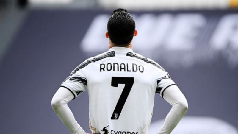 Cristiano Ronaldo Tarihe Geçti