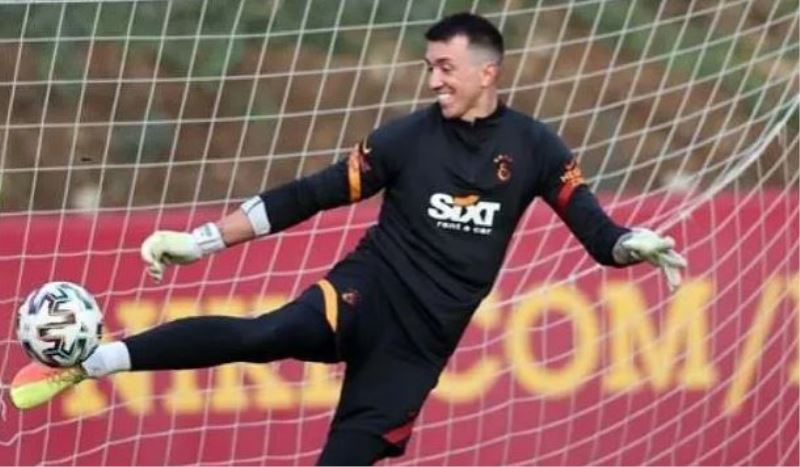 Galatasaray’da Muslera Performansı ile Parmak Isırtıyor