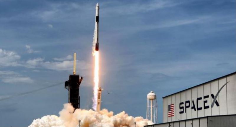 SpaceX, Bir Günde 60 Uyduyu Uzaya Yolladı